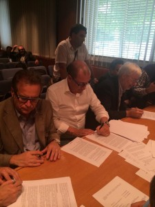 La firma dell'accordo a Cuneo