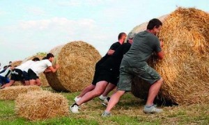 A Balvano la Gara con le rotoballe