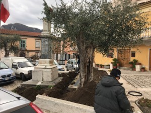 I lavori per l'illuminazione a led in piazza del Popolo